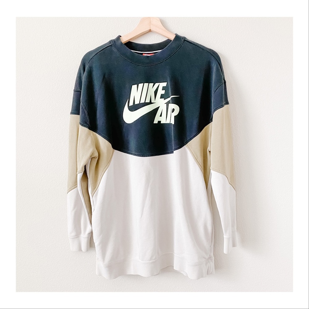 LIKE NEW | Nike | Sportswear Sweatshirt